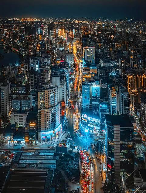The night traffic in Dhaka